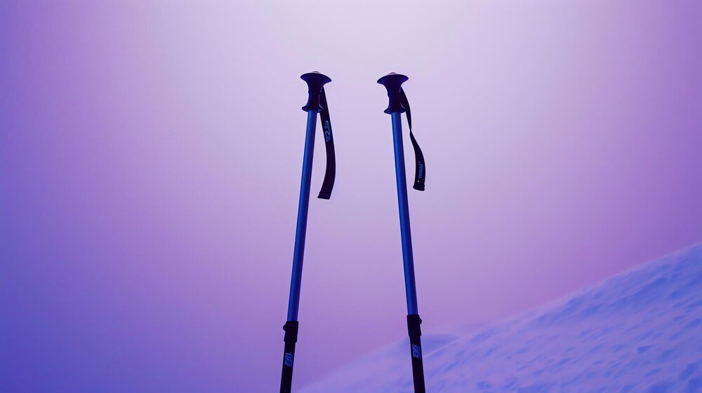 Jak dobrać narty biegowe dla początkujących: Praktyczny przewodnik